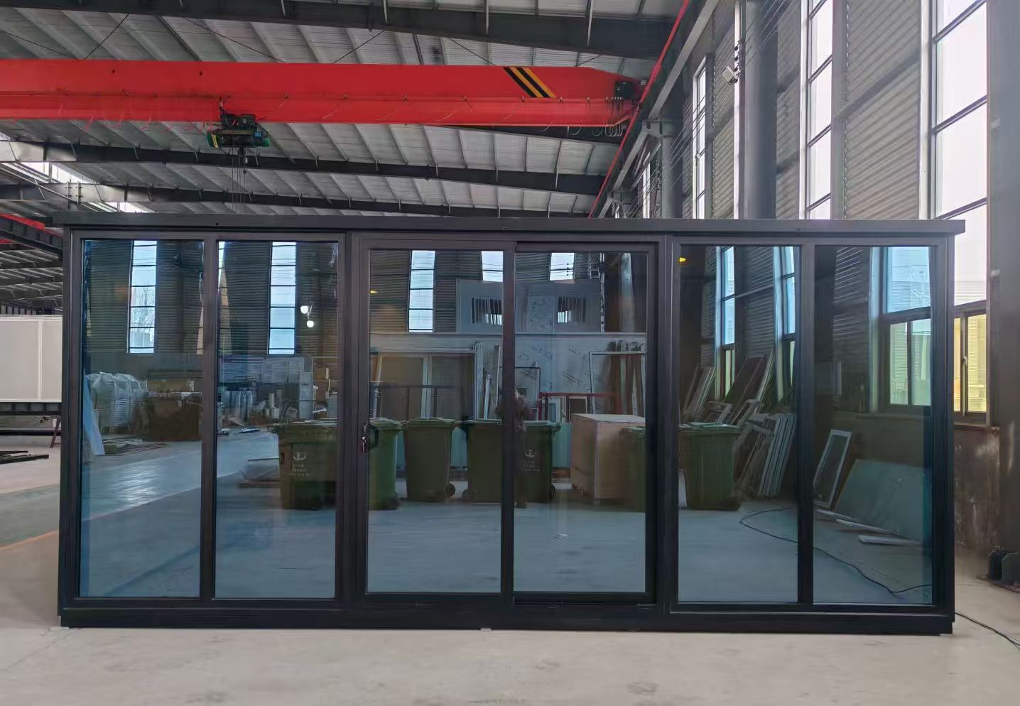 Workshop-stage glazed modular unit